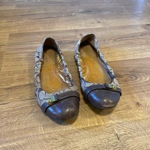 Coach Flats (Classic Print)